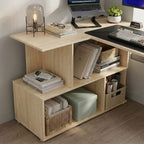 Gros plan sur les 4 étagères de rangement ouvertes du bureau, montrant l'organisation de livres, dossiers et accessoires à portée de main.