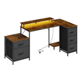 Bureau d'angle industriel Volta en bois rustique et métal noir sur fond blanc