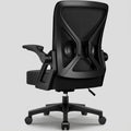 Chaise de bureau ergonomique noire en maille mesh, avec structure et piètement noirs. Design moderne avec support lombaire et accoudoirs relevables pour un confort professionnel optimal.