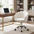 Chaise de bureau FLORIA blanche au design pétale installée devant un bureau en bois.