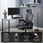 Mise en situation et robustesse (150kg) de la Chaise Ergonomique de Bureau avec Appui-Tête Réglable et Support Lombaire - Dossier Mesh Respirant dans un espace de travail.