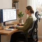 Femme en télétravail utilisant le soutien dorsal MorphoSpine Pro pour maintenir un alignement vertébral optimal.