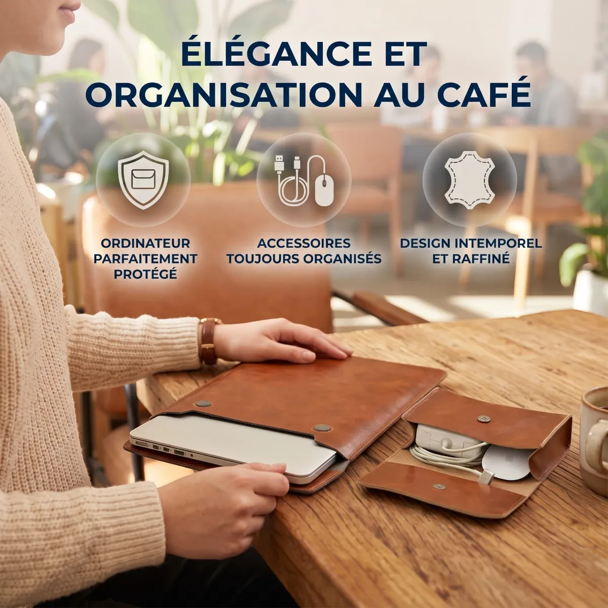 Pochette macbook DuoFolio ouverte avec porte-documents et accessoires organisés, solution de protection nomade ergonomique au café.