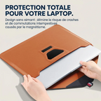 Insertion d'un appareil dans l'étui ordinateur portable Lift en polyuréthane déperlant avec sécurité anti-magnétique.