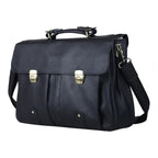 Porte-documents homme Grainton en cuir noir sur fond blanc, sacoche ordinateur pour homme élégante et haut de gamme.