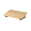 Vue d'ensemble du repose-pieds ergonomique Sylva Axis en bois composite finition grain bois, conçu pour améliorer la posture et la circulation.