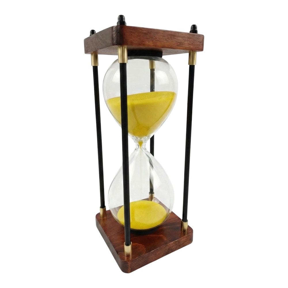 Sablier EORA structure bois et métal avec sable jaune vif, idéal pour la concentration.