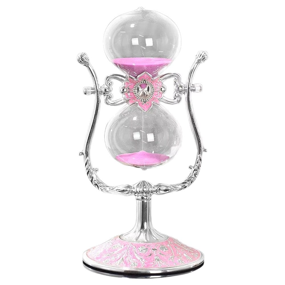 Sablier LYRA 15 Minutes en métal argenté ciselé avec sable fin de couleur rose sur fond blanc.