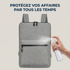 Test d'imperméabilité prouvant la résistance à l'eau du sac à dos Pluma