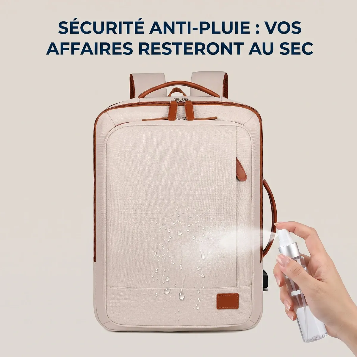 Test d'étanchéité et sécurité anti-pluie sur le tissu hydrophobe du sac à dos ordinateur femme Prisme