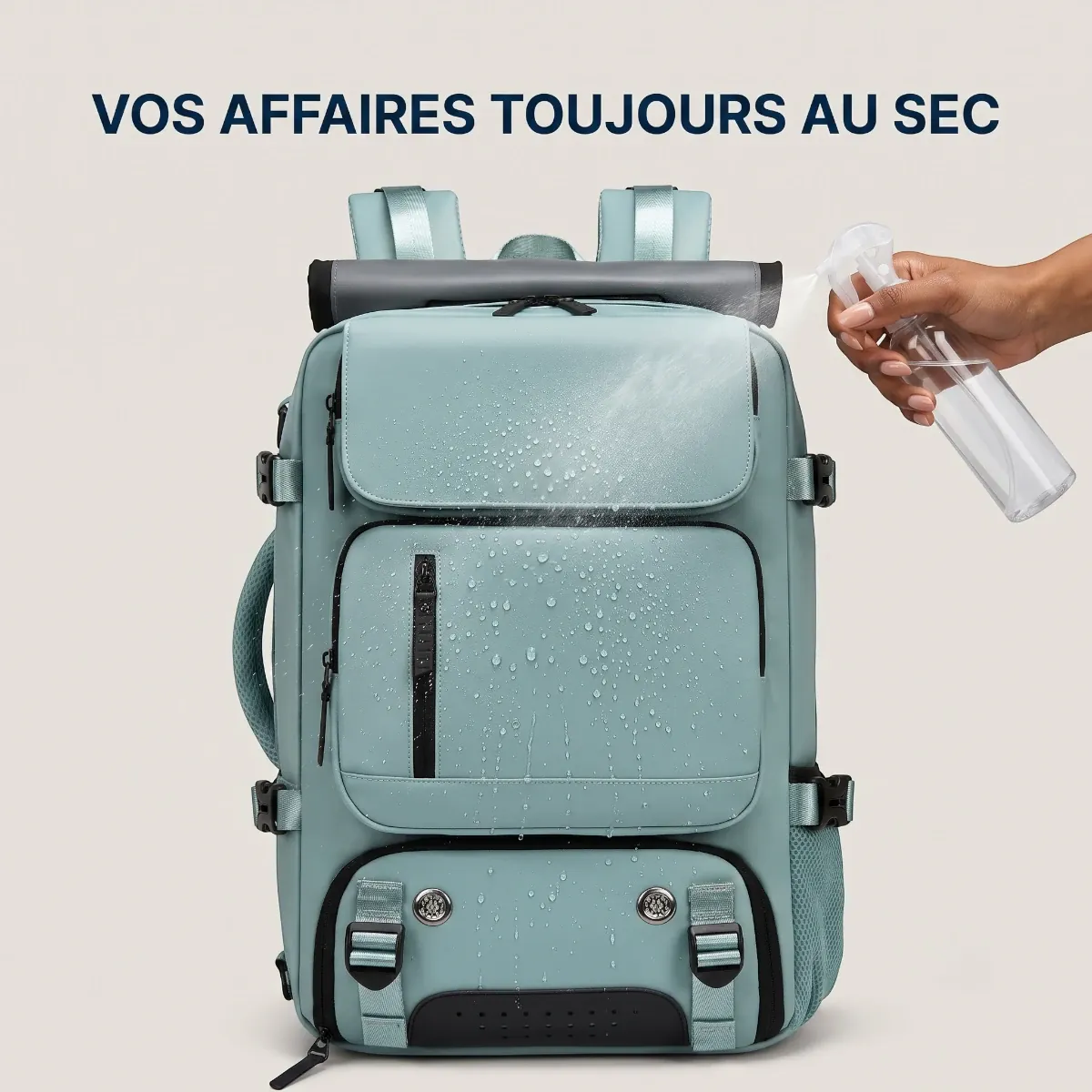 Test de résistance à l'eau et protection hydrophobe du sac à dos ordinateur femme Viatrix.