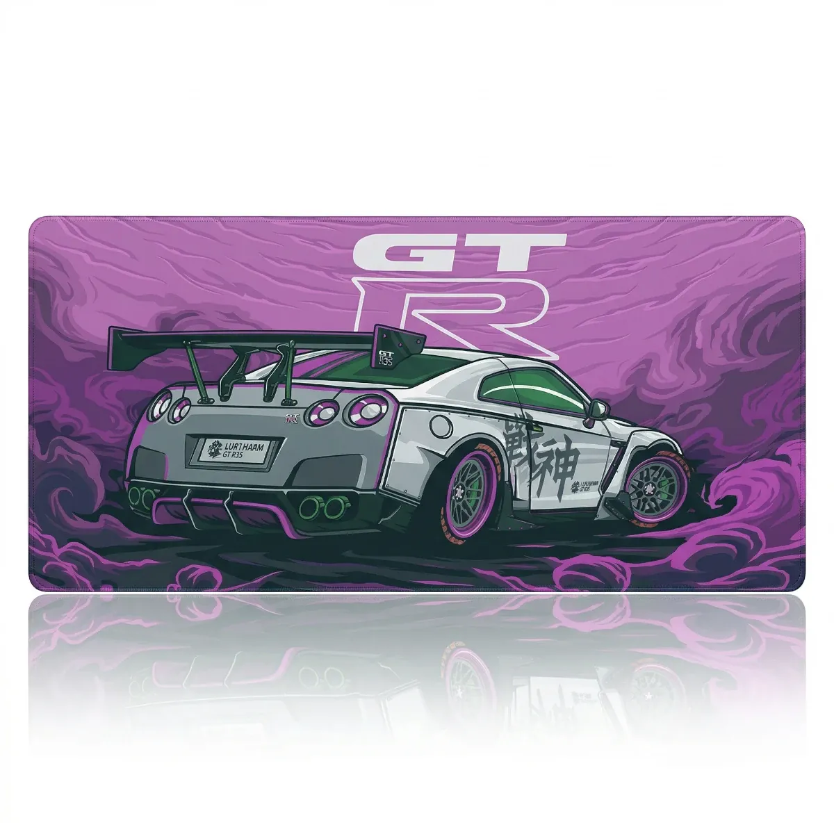 Photo studio à plat du Tapis de souris Apex Skyline GT-R violet, isolé sur fond blanc, montrant l'illustration GTR-R35 et le logo GT-R. Tissu micro-texturé XXL pour précision et glisse.
