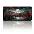 Packshot professionnel du Tapis de souris Ronin Red avec un reflet miroir élégant, mettant en avant le design artistique du sanctuaire sous la lune.