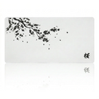 Tapis de souris Sakura Daylight XXL blanc zen avec calligraphie noire, idéal pour un setup minimaliste et précis.