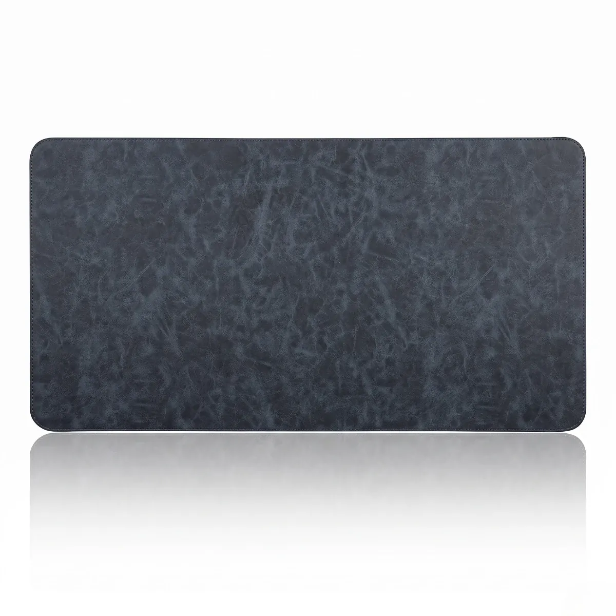 Tapis de souris Titan Veil bleu nuit en cuir PU Crazy Horse, vue de face studio montrant la texture raffinée et le format XXL.