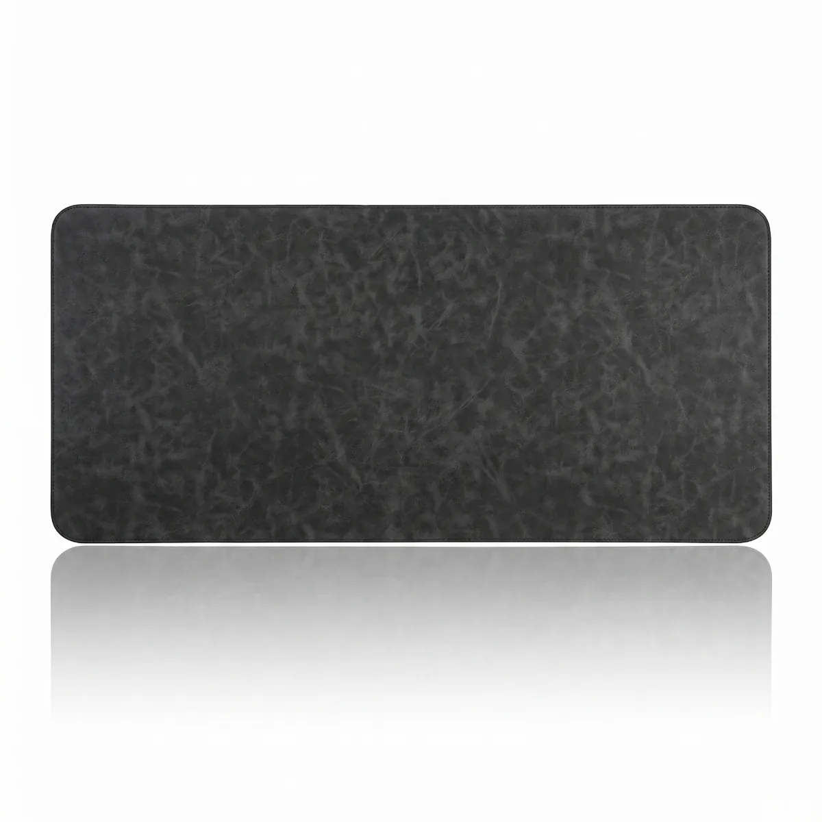 Tapis de souris Titan Veil noir charbon en cuir PU Crazy Horse, surface micro-texturée pour une précision chirurgicale et un design minimaliste.