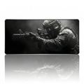 Tapis de souris XGZ Tactical Ops-Elite XXL : vue d'ensemble à plat avec son reflet précis. Surface en tissu micro-tressé pour la précision et le contrôle tactique.