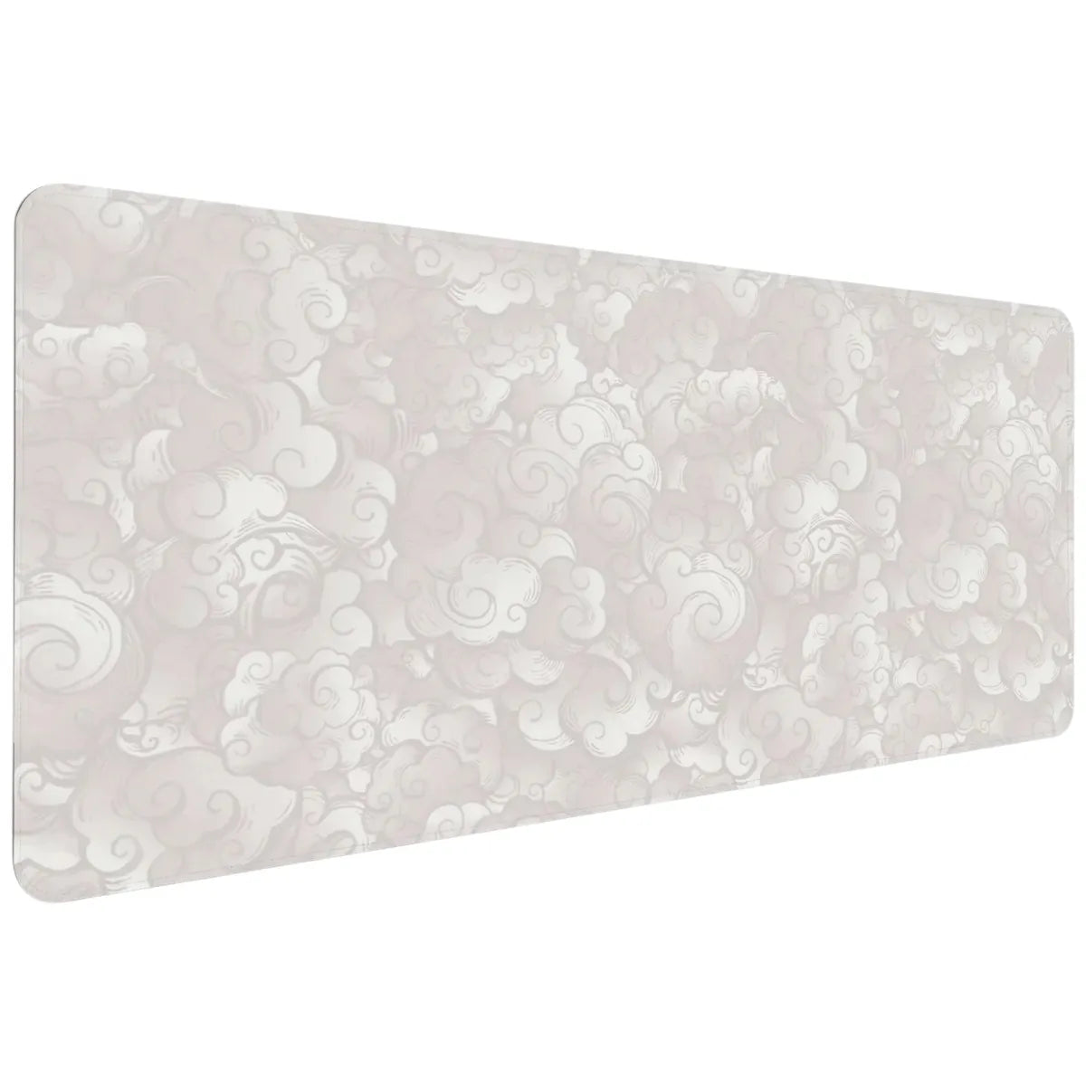 Vue en perspective d'un grand tapis de souris Kumo Shiro (Blanc brume) étendu, affichant un motif dense et détaillé de nuages japonais clairs.