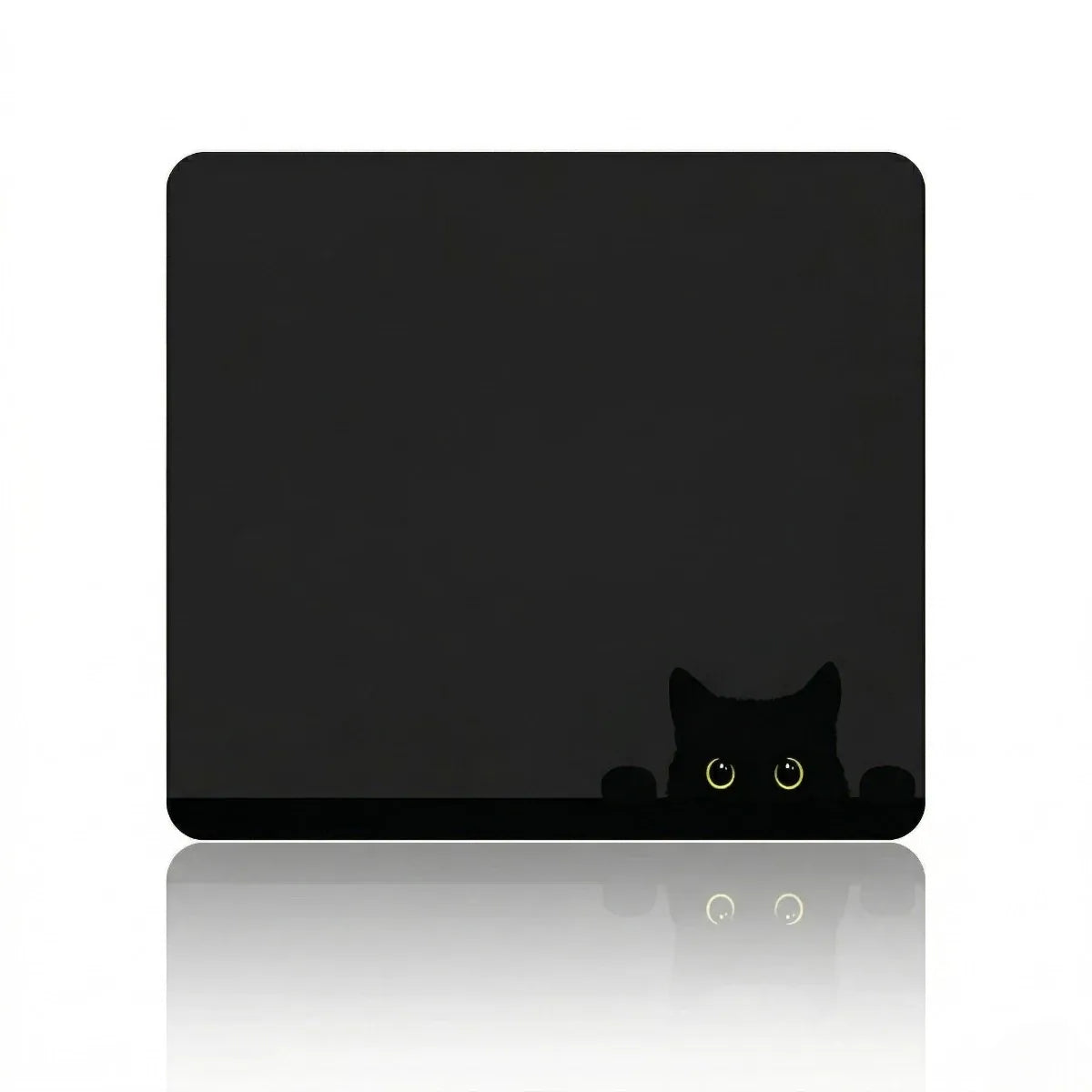 Tapis de souris noir Neko Stealth Pro avec motif chaton peekaboo et yeux jaunes lumineux. Fomat 250x290