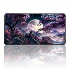 Tapis de souris Tsuki Eclipse XXL : vue à plat et reflet montrant le paysage japonais éclipse lunaire et sakuras.